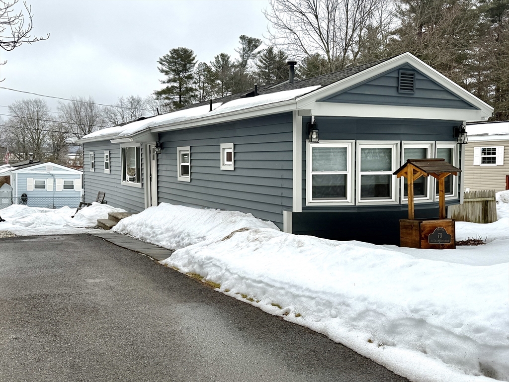 868 Southampton Rd, Westfield, Massachusetts, 2 Bedrooms Bedrooms, 5 Rooms Rooms,1 BathroomBathrooms,Residential,For Sale,Southampton Rd,73483918