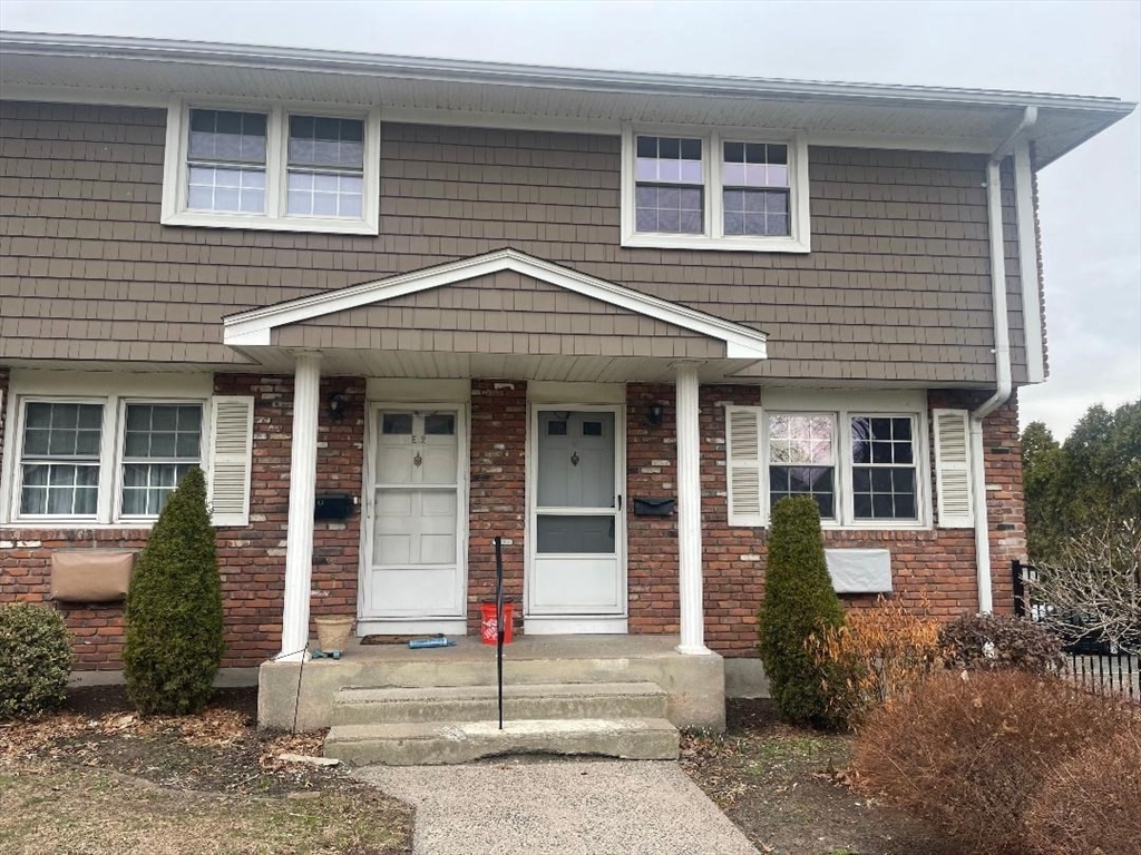 418 Meadow St., Agawam, Massachusetts, 2 Bedrooms Bedrooms, 4 Rooms Rooms,1.5 BathroomsBathrooms,Residential,For Sale,Meadow St.,73488713
