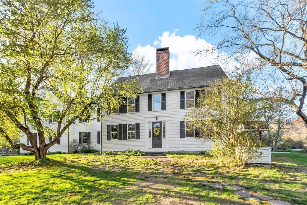 322 West St, Carlisle, Massachusetts, 5 Bedrooms Bedrooms, 13 Rooms Rooms,5 BathroomsBathrooms,Residential,For Sale,West St,73509696