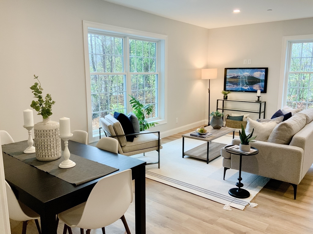 64 Holten St., Danvers, Massachusetts, 2 Bedrooms Bedrooms, 4 Rooms Rooms,2 BathroomsBathrooms,Residential Lease,For Rent,Holten St.,73509972