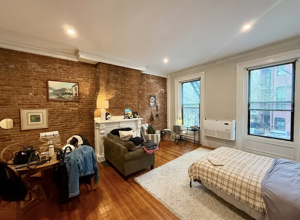 114 Marlborough St, Boston, Massachusetts, 1 Bedroom Bedrooms, 1 Room Rooms,1 BathroomBathrooms,Residential Lease,For Rent,Marlborough St,73509532