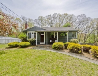 82 Joseph Ave, Westfield, Massachusetts, 3 Bedrooms Bedrooms, 6 Rooms Rooms,1 BathroomBathrooms,Residential,For Sale,Joseph Ave,73510138