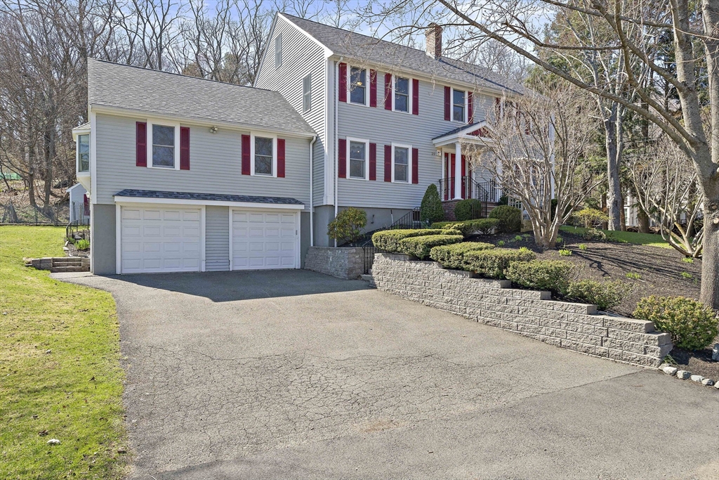 20 Blossom St, Lexington, Massachusetts, 5 Bedrooms Bedrooms, 11 Rooms Rooms,4 BathroomsBathrooms,Residential,For Sale,Blossom St,73510058