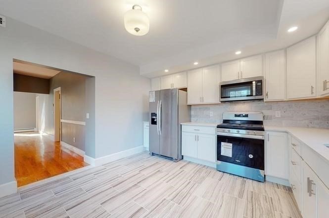 127 Pond Street, Waltham, Massachusetts, 3 Bedrooms Bedrooms, 7 Rooms Rooms,2 BathroomsBathrooms,Residential Lease,For Rent,Pond Street,73509797