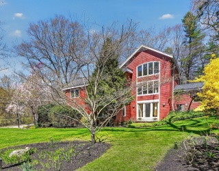 15 Mackintosh Lane, Lincoln, Massachusetts, 4 Bedrooms Bedrooms, 11 Rooms Rooms,3.5 BathroomsBathrooms,Residential,For Sale,Mackintosh Lane,73510001