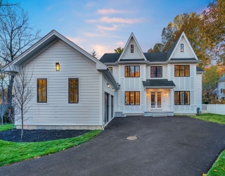 42 Bow Rd, Newton, Massachusetts, 5 Bedrooms Bedrooms, 13 Rooms Rooms,6 BathroomsBathrooms,Residential,For Sale,Bow Rd,73509984