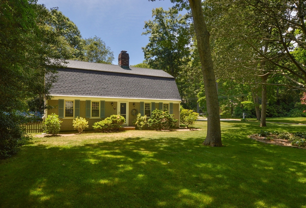 2 Jonathan Ln, Sandwich, Massachusetts, 3 Bedrooms Bedrooms, 6 Rooms Rooms,2 BathroomsBathrooms,Residential,For Sale,Jonathan Ln,73510084