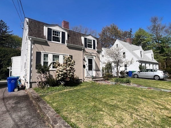 68 Bow Road, Newton, Massachusetts, 3 Bedrooms Bedrooms, 8 Rooms Rooms,2.5 BathroomsBathrooms,Residential Lease,For Rent,Bow Road,73510103