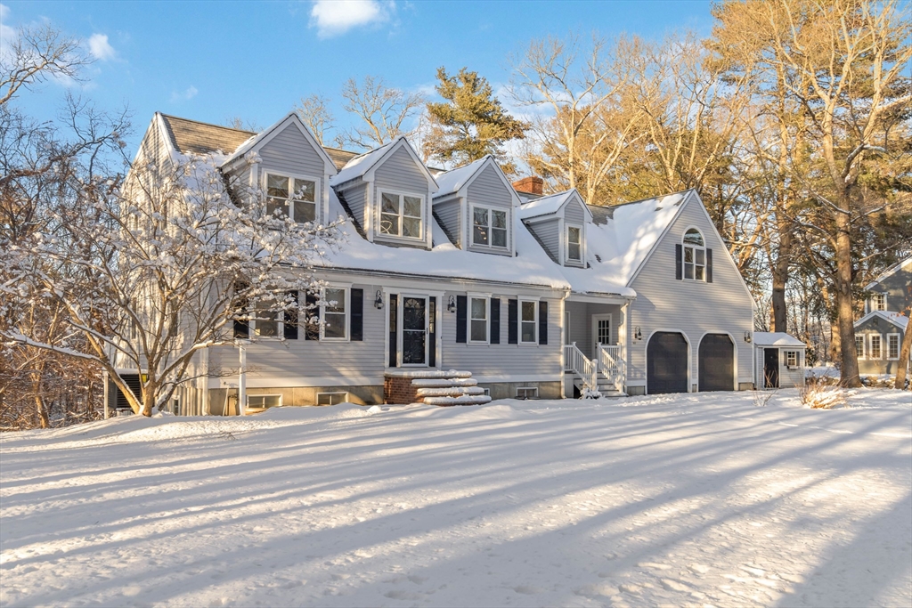 183 Gardner St, Hingham, Massachusetts, 3 Bedrooms Bedrooms, 7 Rooms Rooms,4.5 BathroomsBathrooms,Residential Lease,For Rent,Gardner St,73510115