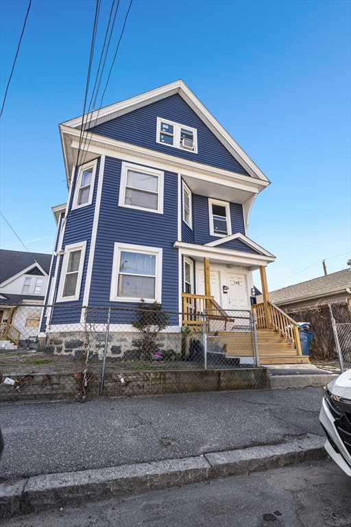 139-141 Foster St, Lawrence, Massachusetts, 7 Bedrooms Bedrooms, 13 Rooms Rooms,3 BathroomsBathrooms,Residential Income,For Sale,Foster St,73510122