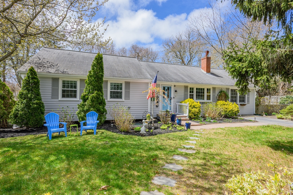 1 Outward Reach, Yarmouth, Massachusetts, 3 Bedrooms Bedrooms, 7 Rooms Rooms,2.5 BathroomsBathrooms,Residential,For Sale,Outward Reach,73506957