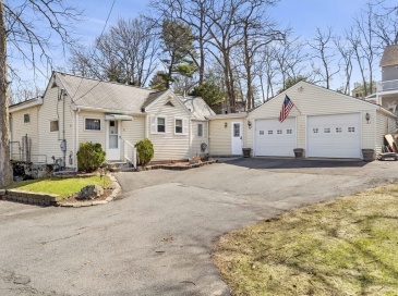 91 Great Woods Road, Saugus, Massachusetts, 3 Bedrooms Bedrooms, 6 Rooms Rooms,1 BathroomBathrooms,Residential,For Sale,Great Woods Road,73509687