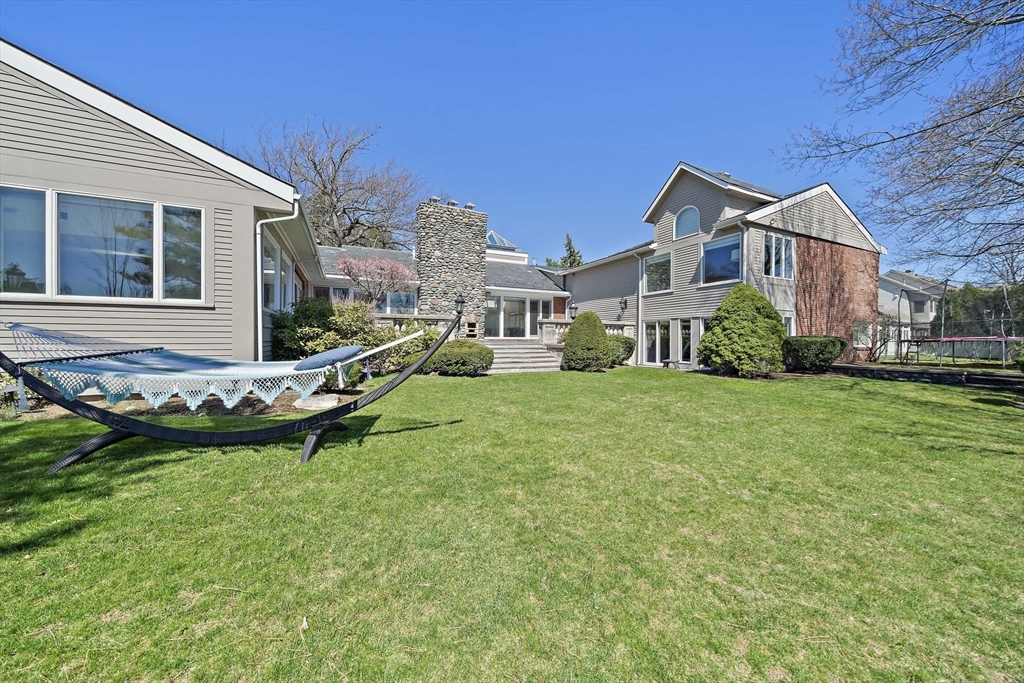 20 Montrose St, Newton, Massachusetts, 4 Bedrooms Bedrooms, 10 Rooms Rooms,6 BathroomsBathrooms,Residential,For Sale,Montrose St,73510119