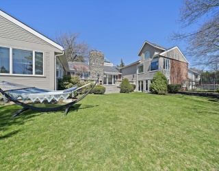 20 Montrose St, Newton, Massachusetts, 4 Bedrooms Bedrooms, 10 Rooms Rooms,6 BathroomsBathrooms,Residential,For Sale,Montrose St,73510119