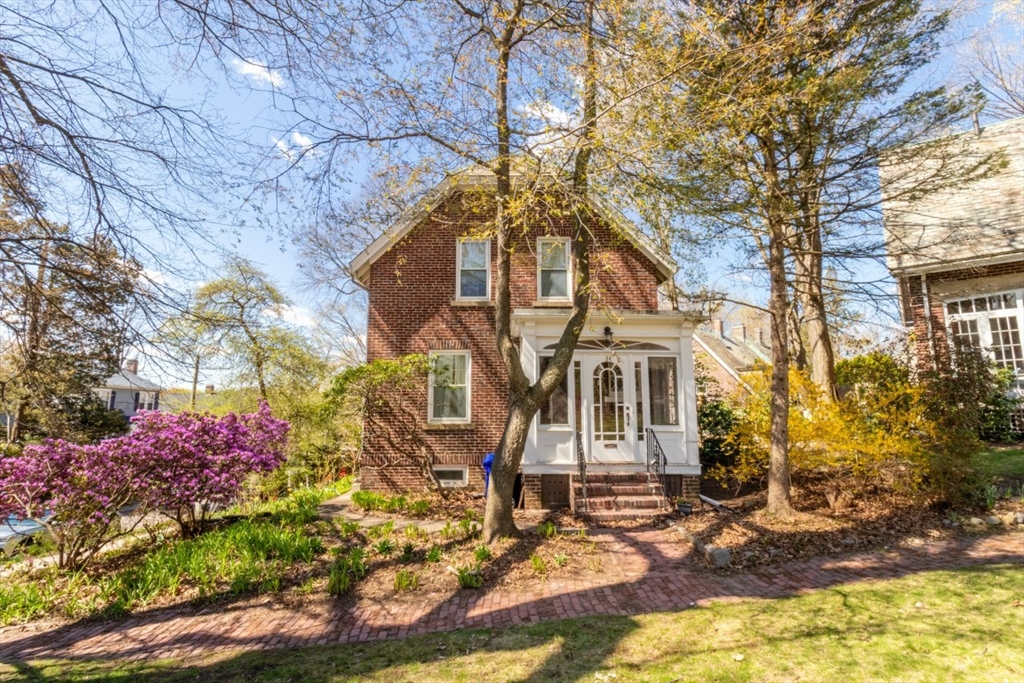 54 Southbourne Rd, Boston, Massachusetts, 4 Bedrooms Bedrooms, 7 Rooms Rooms,2 BathroomsBathrooms,Residential,For Sale,Southbourne Rd,73509691