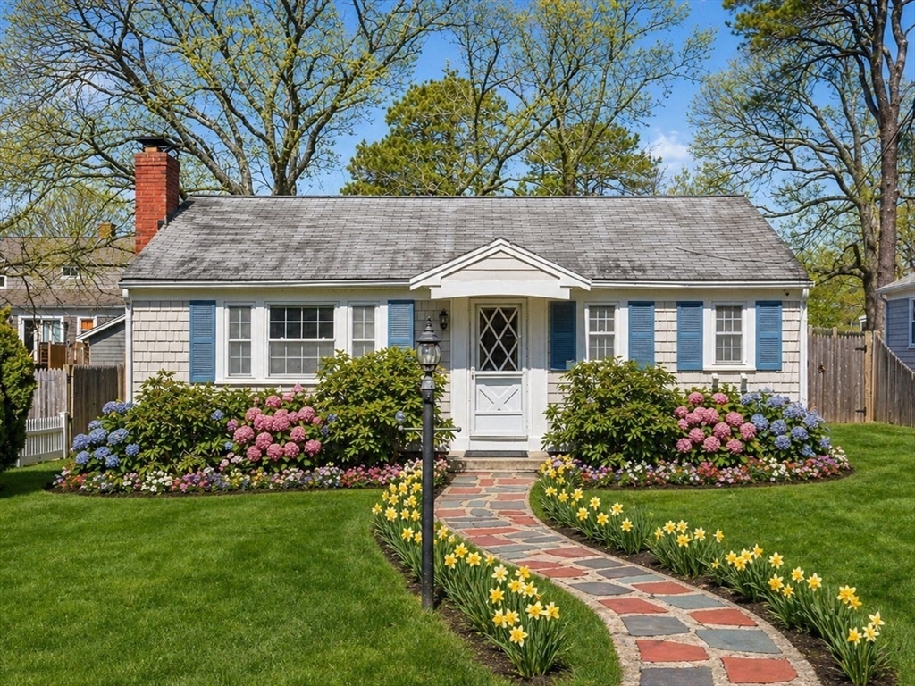 9 Mayflower Rd, Yarmouth, Massachusetts, 2 Bedrooms Bedrooms, 5 Rooms Rooms,1 BathroomBathrooms,Residential,For Sale,Mayflower Rd,73509748