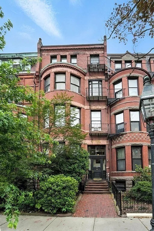 388 Marlborough Street, Boston, Massachusetts, 1 Bedroom Bedrooms, 3 Rooms Rooms,1 BathroomBathrooms,Residential Lease,For Rent,Marlborough Street,73509978