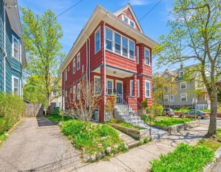 52 Greenleaf Ave, Medford, Massachusetts, 4 Bedrooms Bedrooms, 9 Rooms Rooms,2 BathroomsBathrooms,Residential,For Sale,Greenleaf Ave,73509850