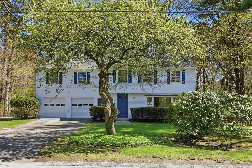 76 Alcott St, Acton, Massachusetts, 4 Bedrooms Bedrooms, 8 Rooms Rooms,2.5 BathroomsBathrooms,Residential,For Sale,Alcott St,73509768