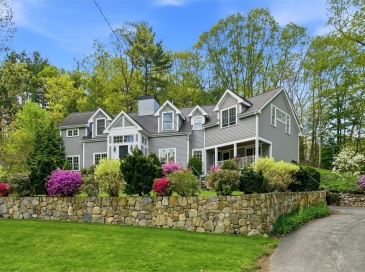 17 Hawthorne Ln, Weston, Massachusetts, 4 Bedrooms Bedrooms, 14 Rooms Rooms,4.5 BathroomsBathrooms,Residential Lease,For Rent,Hawthorne Ln,73509994