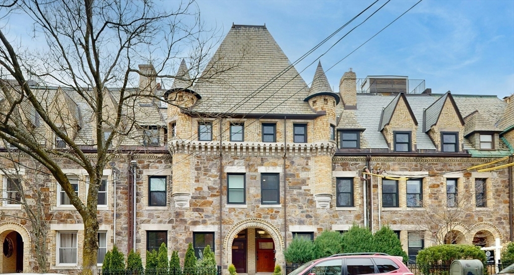 322 Tappan St, Brookline, Massachusetts, 3 Bedrooms Bedrooms, 6 Rooms Rooms,3.5 BathroomsBathrooms,Residential,For Sale,Tappan St,73509999