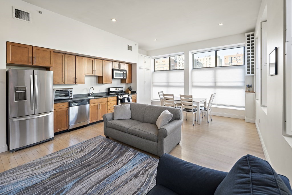 1 Garden St, Boston, Massachusetts, 2 Bedrooms Bedrooms, 3 Rooms Rooms,2 BathroomsBathrooms,Residential Lease,For Rent,Garden St,73510020