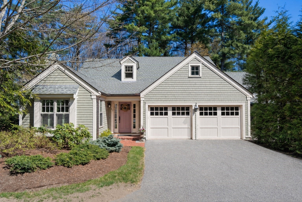12 Fillmore Place, Weston, Massachusetts, 4 Bedrooms Bedrooms, 10 Rooms Rooms,3.5 BathroomsBathrooms,Residential,For Sale,Fillmore Place,73510367