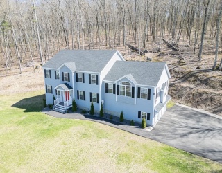 3 Chamberlain Way, Pepperell, Massachusetts, 4 Bedrooms Bedrooms, 9 Rooms Rooms,3 BathroomsBathrooms,Residential,For Sale,Chamberlain Way,73510375