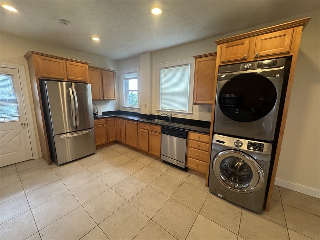 64 Fisher Ave, Boston, Massachusetts, 4 Bedrooms Bedrooms, 5 Rooms Rooms,1 BathroomBathrooms,Residential Lease,For Rent,Fisher Ave,73510376