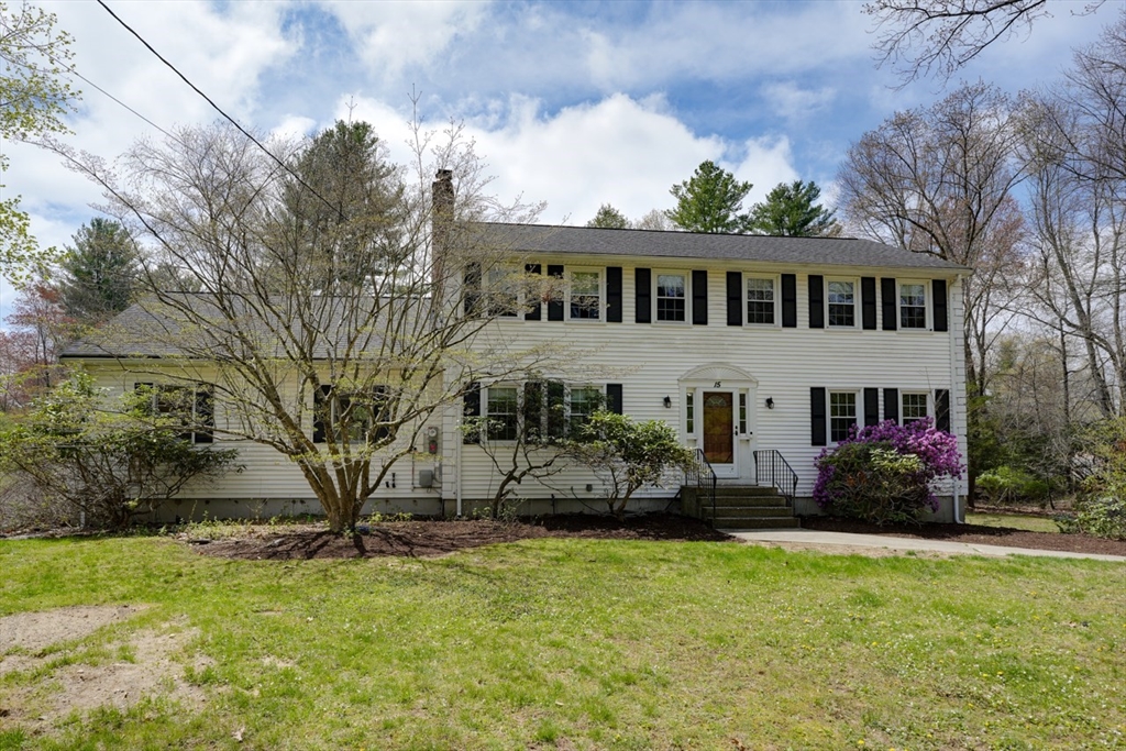 15 Bullard St, Holliston, Massachusetts, 4 Bedrooms Bedrooms, 9 Rooms Rooms,3.5 BathroomsBathrooms,Residential,For Sale,Bullard St,73510363