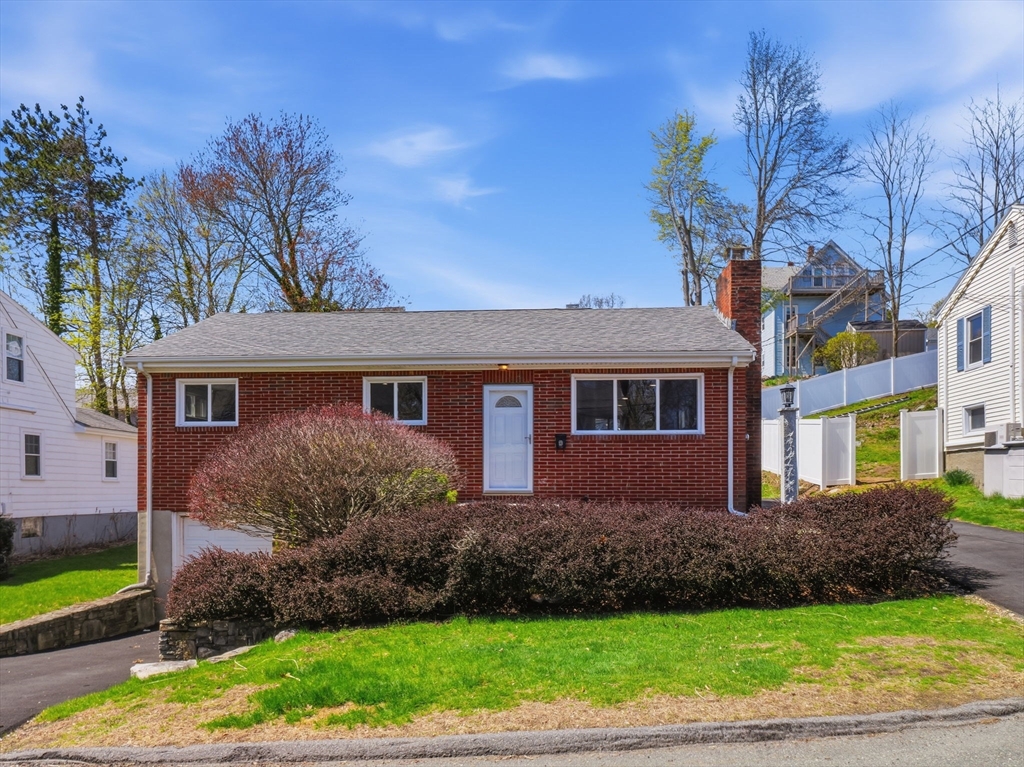 76 Wheeler Ave, Melrose, Massachusetts, 3 Bedrooms Bedrooms, 5 Rooms Rooms,1 BathroomBathrooms,Residential,For Sale,Wheeler Ave,73510217