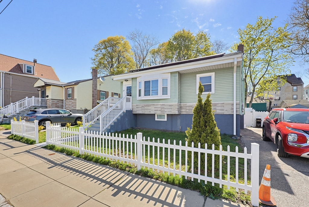 27 Banfield Ave, Boston, Massachusetts, 3 Bedrooms Bedrooms, 6 Rooms Rooms,1 BathroomBathrooms,Residential,For Sale,Banfield Ave,73510051