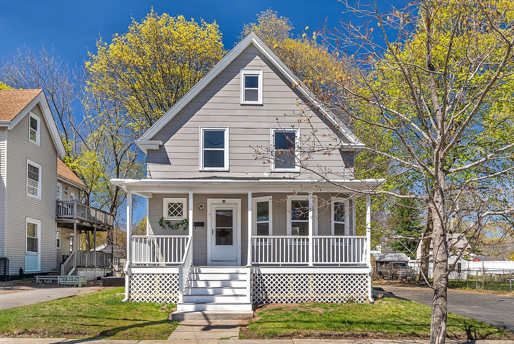 7 Prospect St, Saugus, Massachusetts, 3 Bedrooms Bedrooms, 6 Rooms Rooms,2 BathroomsBathrooms,Residential,For Sale,Prospect St,73510045