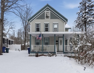 10 Franklin St, Medway, Massachusetts, 3 Bedrooms Bedrooms, 7 Rooms Rooms,1 BathroomBathrooms,Residential Lease,For Rent,Franklin St,73499453