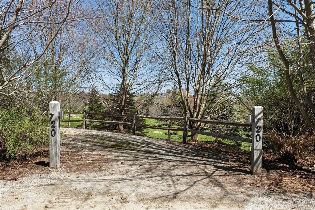 20 Garden St, West Newbury, Massachusetts, 2 Bedrooms Bedrooms, 3 Rooms Rooms,2 BathroomsBathrooms,Residential,For Sale,Garden St,73510434