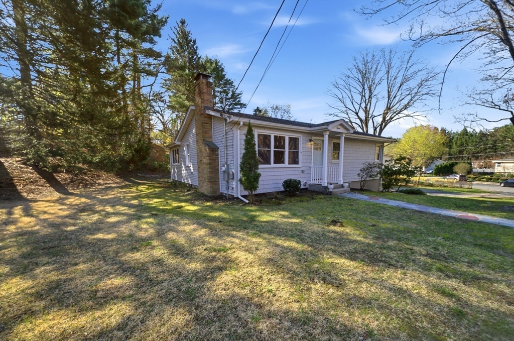11 Ingleside Rd, Natick, Massachusetts, 3 Bedrooms Bedrooms, 8 Rooms Rooms,1.5 BathroomsBathrooms,Residential,For Sale,Ingleside Rd,73510177