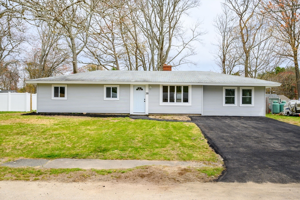 38 Marion St, Holbrook, Massachusetts, 3 Bedrooms Bedrooms, 6 Rooms Rooms,1 BathroomBathrooms,Residential,For Sale,Marion St,73510400