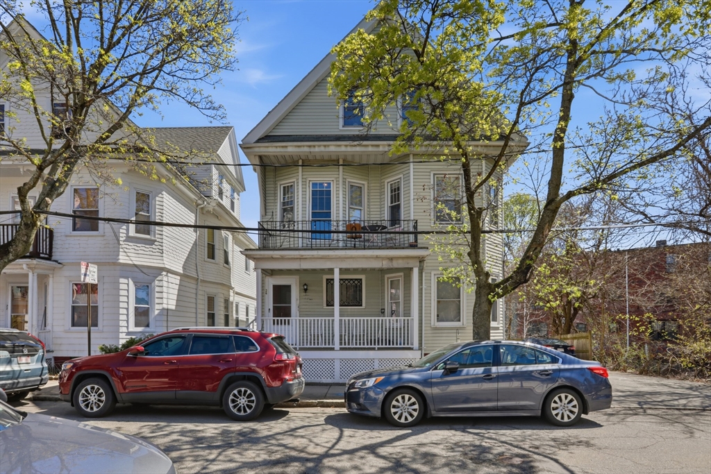 26-28 Porter Rd, Cambridge, Massachusetts, 7 Bedrooms Bedrooms, 12 Rooms Rooms,2.5 BathroomsBathrooms,Residential Income,For Sale,Porter Rd,73510319