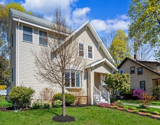 28 Garrison Ave, Haverhill, Massachusetts, 3 Bedrooms Bedrooms, 6 Rooms Rooms,2 BathroomsBathrooms,Residential,For Sale,Garrison Ave,73509577