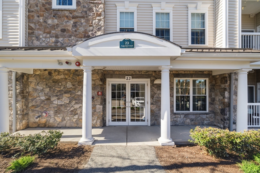 23 Augustus Court, Reading, Massachusetts, 2 Bedrooms Bedrooms, 5 Rooms Rooms,2 BathroomsBathrooms,Residential,For Sale,Augustus Court,73510447
