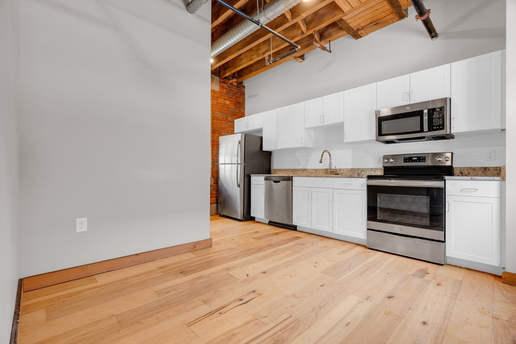 58 13th Street, Boston, Massachusetts, 2 Bedrooms Bedrooms, 4 Rooms Rooms,1.5 BathroomsBathrooms,Residential Lease,For Rent,13th Street,73510212