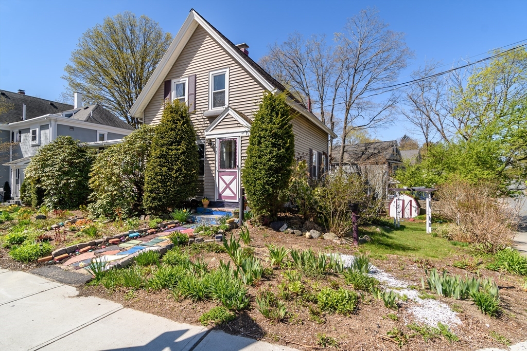 128 N Main St, Natick, Massachusetts, 3 Bedrooms Bedrooms, 7 Rooms Rooms,1.5 BathroomsBathrooms,Residential,For Sale,N Main St,73510216