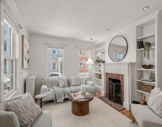 64 Pearl St, Boston, Massachusetts, 4 Bedrooms Bedrooms, 7 Rooms Rooms,2 BathroomsBathrooms,Residential,For Sale,Pearl St,73510098