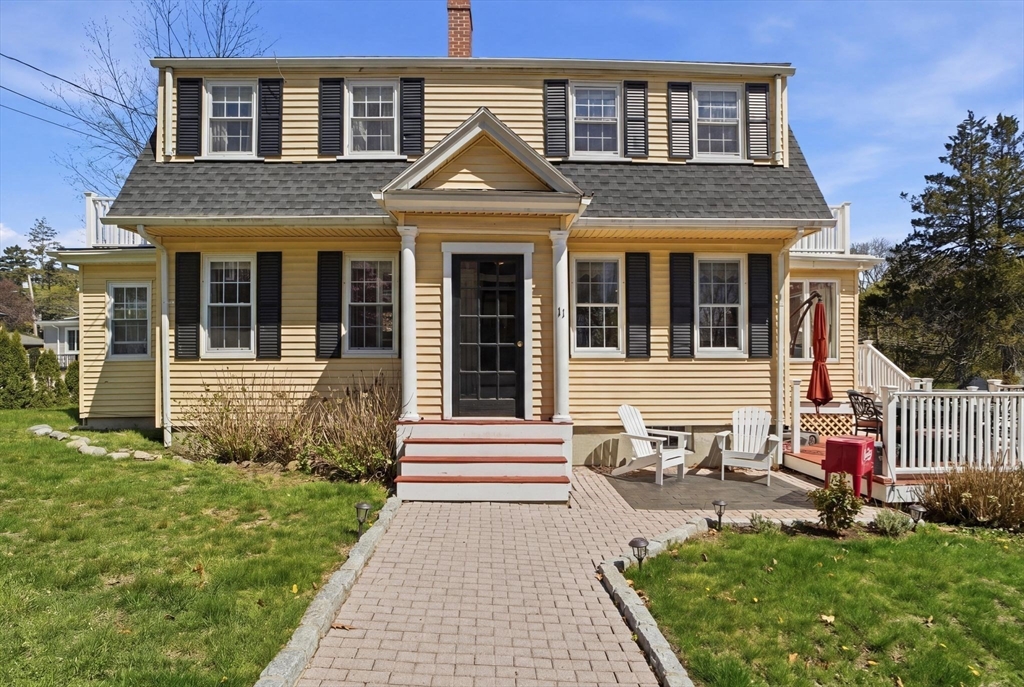 11 North Ave, Melrose, Massachusetts, 4 Bedrooms Bedrooms, 7 Rooms Rooms,1.5 BathroomsBathrooms,Residential,For Sale,North Ave,73509915