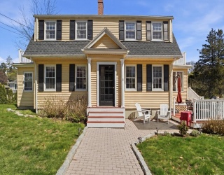 11 North Ave, Melrose, Massachusetts, 4 Bedrooms Bedrooms, 7 Rooms Rooms,1.5 BathroomsBathrooms,Residential,For Sale,North Ave,73509915