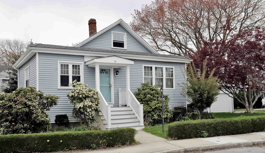 79 Woodlawn St, Fall River, Massachusetts, 3 Bedrooms Bedrooms, 6 Rooms Rooms,1 BathroomBathrooms,Residential,For Sale,Woodlawn St,73510196