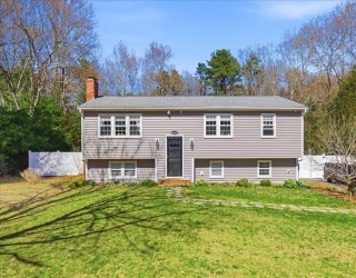 53 Colby Dr, Halifax, Massachusetts, 3 Bedrooms Bedrooms, 5 Rooms Rooms,1 BathroomBathrooms,Residential,For Sale,Colby Dr,73510246