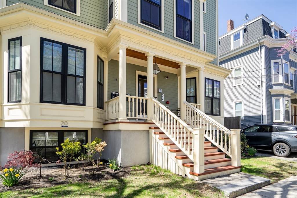 18 Tufts St, Cambridge, Massachusetts, 3 Bedrooms Bedrooms, 6 Rooms Rooms,2.5 BathroomsBathrooms,Residential,For Sale,Tufts St,73510106