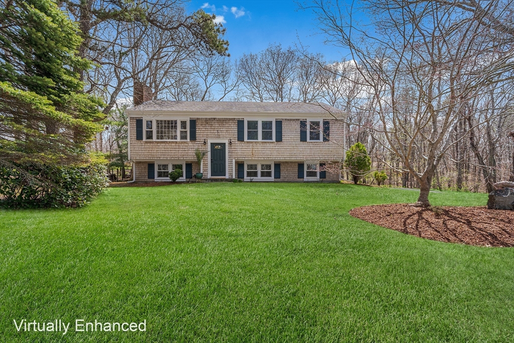 320 Braggs Ln, Barnstable, Massachusetts, 5 Bedrooms Bedrooms, 8 Rooms Rooms,2.5 BathroomsBathrooms,Residential,For Sale,Braggs Ln,73510256