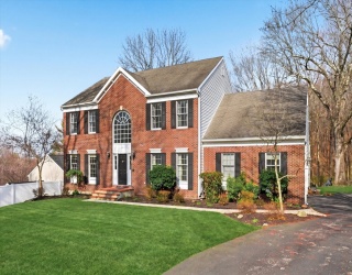 100 Rosemont Drive, North Andover, Massachusetts, 4 Bedrooms Bedrooms, 9 Rooms Rooms,2.5 BathroomsBathrooms,Residential,For Sale,Rosemont Drive,73510271